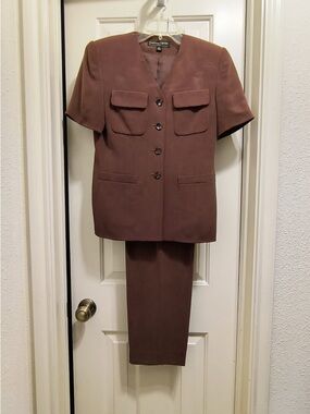 Kasper pant suit